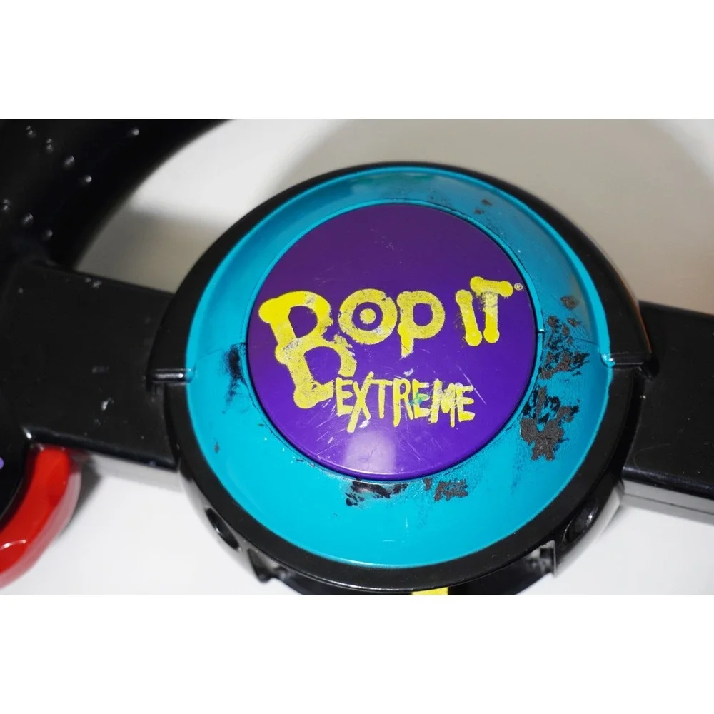 Vintage Hasbro 1998 Bop It Extreme Handheld Game *FOR PARTS OR REPAIR*